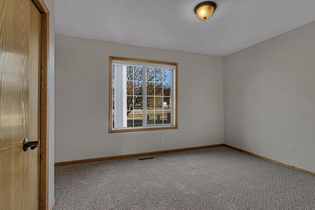 617 Cottonwood Avenue, Litchfield, MN 55355