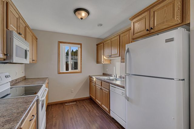 617 Cottonwood Avenue, Litchfield, MN 55355