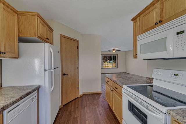 617 Cottonwood Avenue, Litchfield, MN 55355