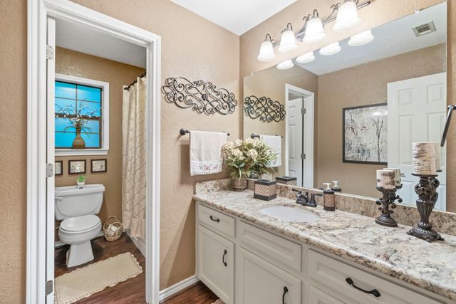 106 Wood Forest Lane, Huntsville, TX 77340