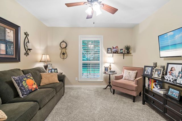 106 Wood Forest Lane, Huntsville, TX 77340