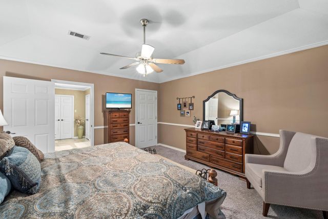 106 Wood Forest Lane, Huntsville, TX 77340