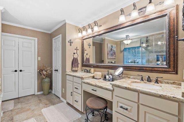 106 Wood Forest Lane, Huntsville, TX 77340