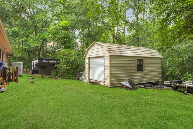 106 Wood Forest Lane, Huntsville, TX 77340
