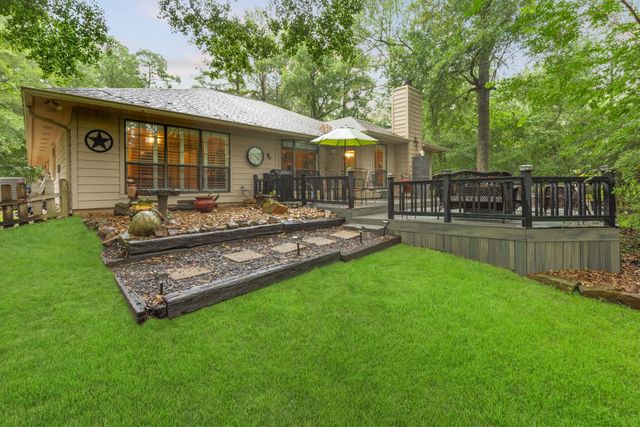 106 Wood Forest Lane, Huntsville, TX 77340