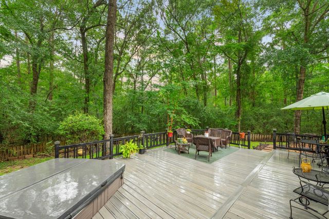 106 Wood Forest Lane, Huntsville, TX 77340