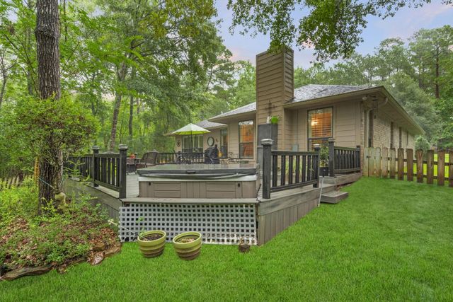 106 Wood Forest Lane, Huntsville, TX 77340