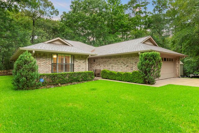 106 Wood Forest Lane, Huntsville, TX 77340