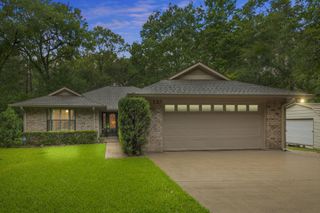 106 Wood Forest Lane, Huntsville, TX 77340