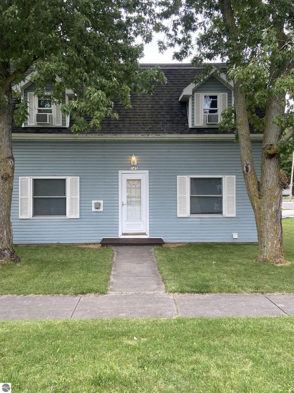 145 S Johnson Street, Merrill, MI 48637