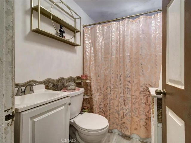 841 W 58th, Los Angeles, CA 90037