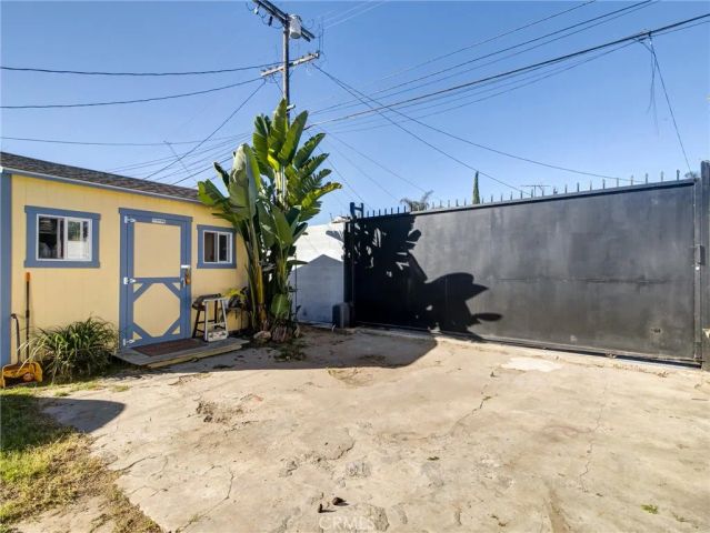 841 W 58th, Los Angeles, CA 90037