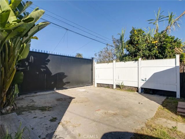 841 W 58th, Los Angeles, CA 90037