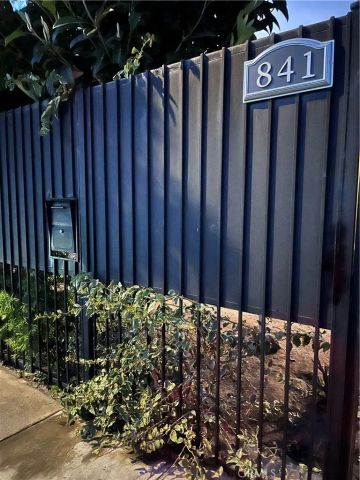 841 W 58th, Los Angeles, CA 90037