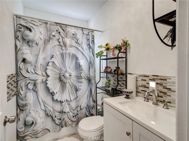 841 W 58th, Los Angeles, CA 90037