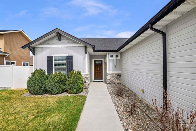 1082 White Birch Ave, Twin Falls, ID 83301
