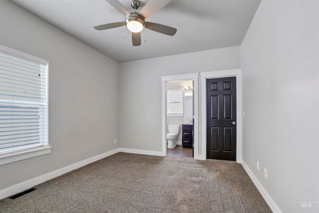 1082 White Birch Ave, Twin Falls, ID 83301