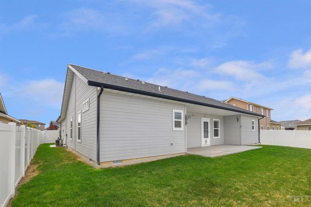 1082 White Birch Ave, Twin Falls, ID 83301