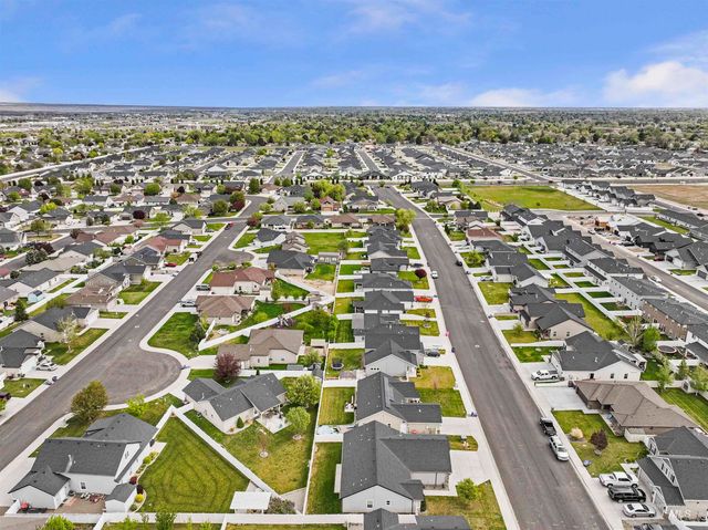 1082 White Birch Ave, Twin Falls, ID 83301