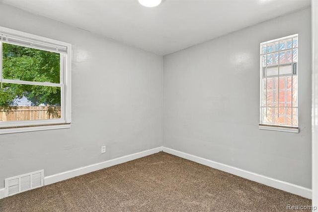 9803 Nottingham Road, Detroit, MI 48224