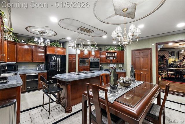 7310 Sandy Creek Lane, Bloomfield Hills, MI 48301