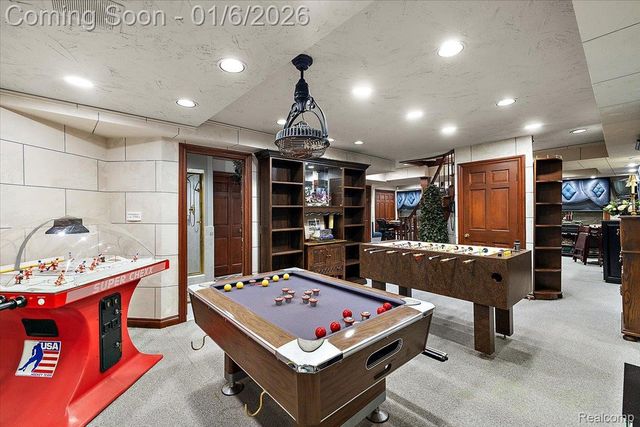 7310 Sandy Creek Lane, Bloomfield Hills, MI 48301