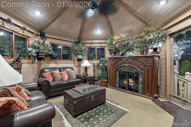 7310 Sandy Creek Lane, Bloomfield Hills, MI 48301