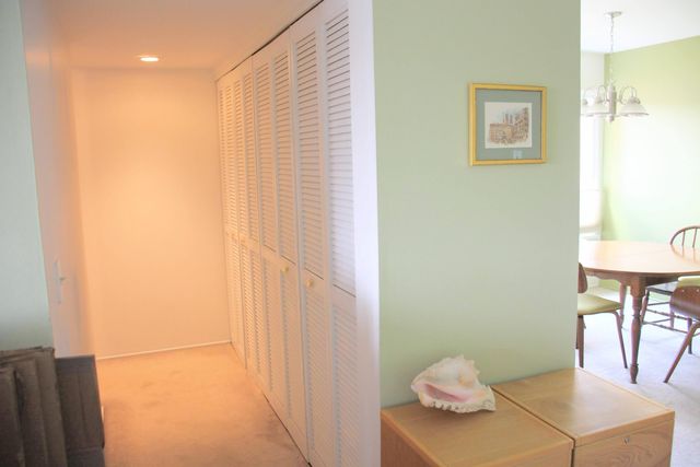 1265 S Maple Road 207, Ann Arbor, MI 48103