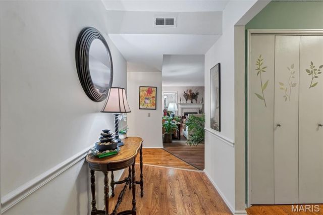 550 Coeur De Royale Drive 206, Creve Coeur, MO 63141