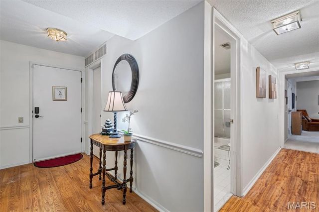 550 Coeur De Royale Drive 206, Creve Coeur, MO 63141