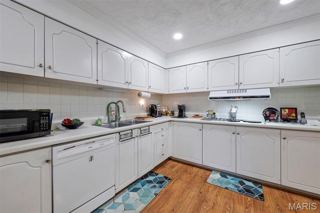 550 Coeur De Royale Drive 206, Creve Coeur, MO 63141