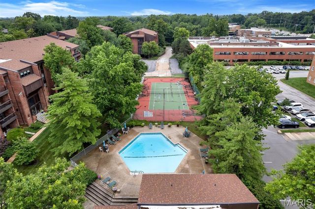 550 Coeur De Royale Drive 206, Creve Coeur, MO 63141