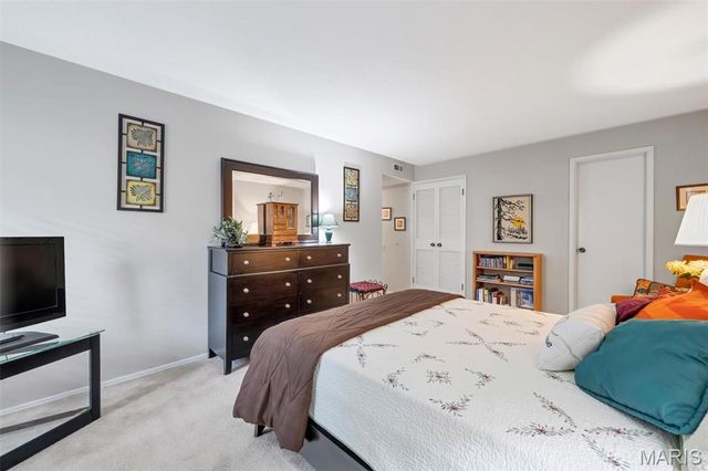 550 Coeur De Royale Drive 206, Creve Coeur, MO 63141