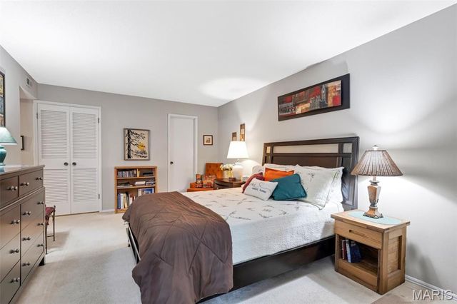 550 Coeur De Royale Drive 206, Creve Coeur, MO 63141