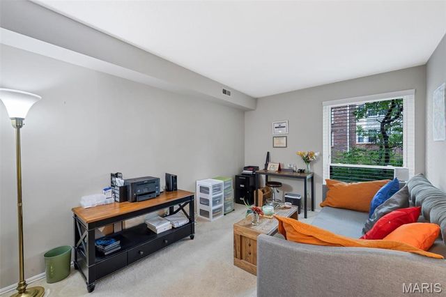 550 Coeur De Royale Drive 206, Creve Coeur, MO 63141