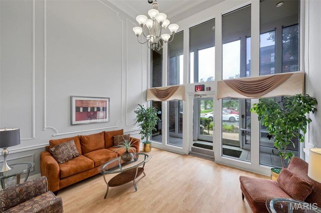 550 Coeur De Royale Drive 206, Creve Coeur, MO 63141