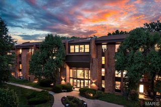 550 Coeur De Royale Drive 206, Creve Coeur, MO 63141