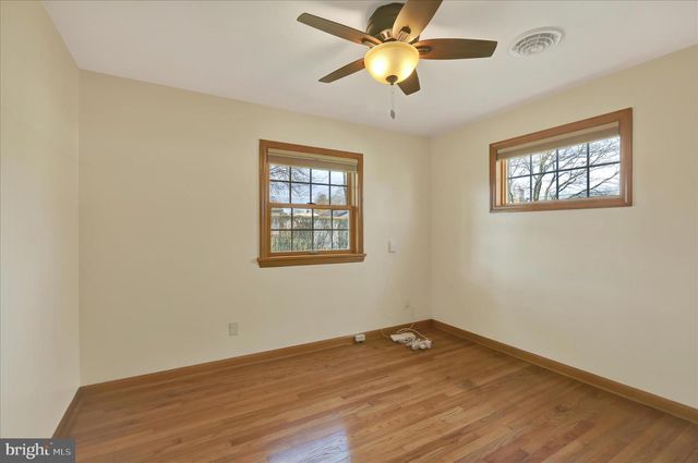 5864 GENEVA DR, East Petersburg, PA 17520