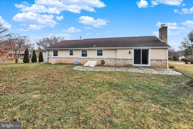 5864 GENEVA DR, East Petersburg, PA 17520