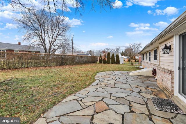 5864 GENEVA DR, East Petersburg, PA 17520