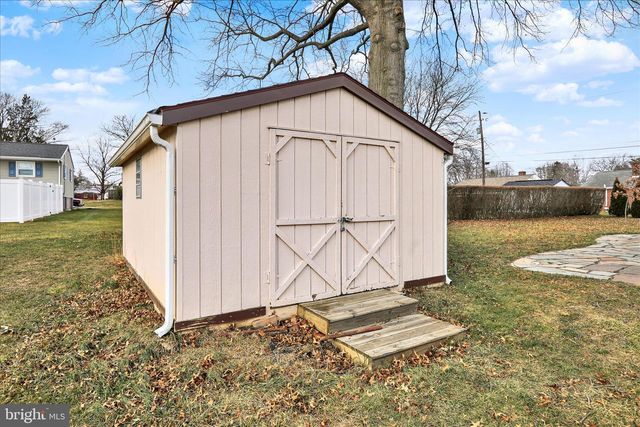 5864 GENEVA DR, East Petersburg, PA 17520