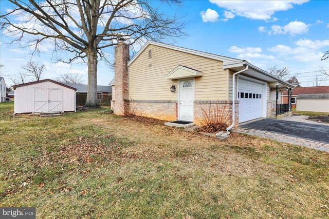 5864 GENEVA DR, East Petersburg, PA 17520