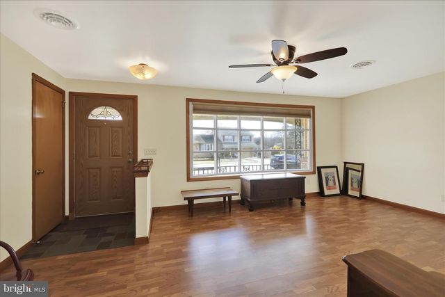 5864 GENEVA DR, East Petersburg, PA 17520