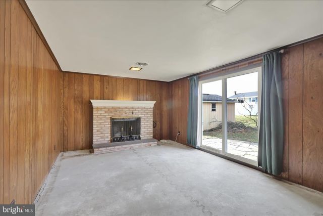 5864 GENEVA DR, East Petersburg, PA 17520