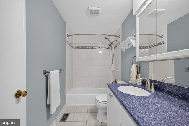 502 WESTERLY DR, Marlton, NJ 08053