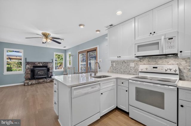 502 WESTERLY DR, Marlton, NJ 08053