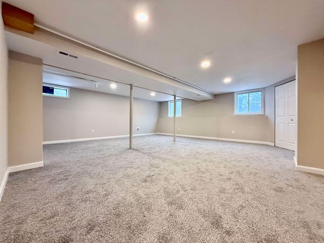 5 Dwyer Street, Merrimack, NH 03054