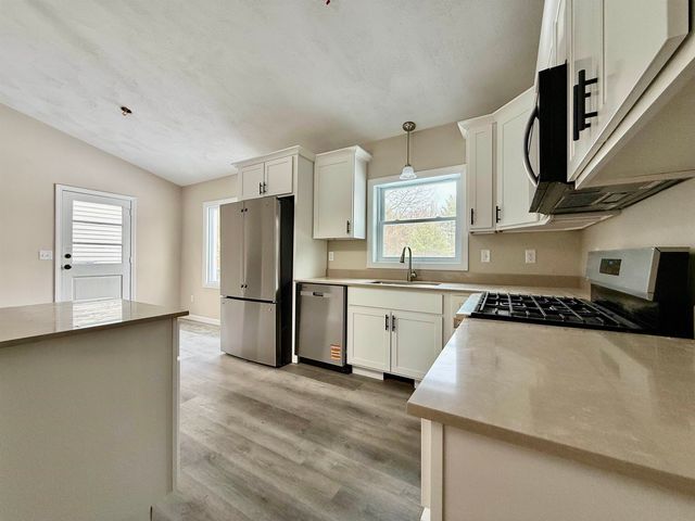 5 Dwyer Street, Merrimack, NH 03054