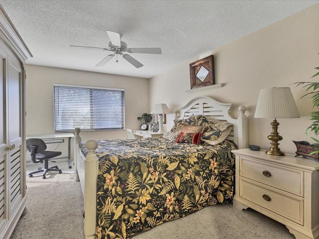 7794 EAGLE CREEK DRIVE 7794, Sarasota, FL 34243