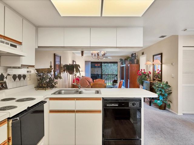 7794 EAGLE CREEK DRIVE 7794, Sarasota, FL 34243